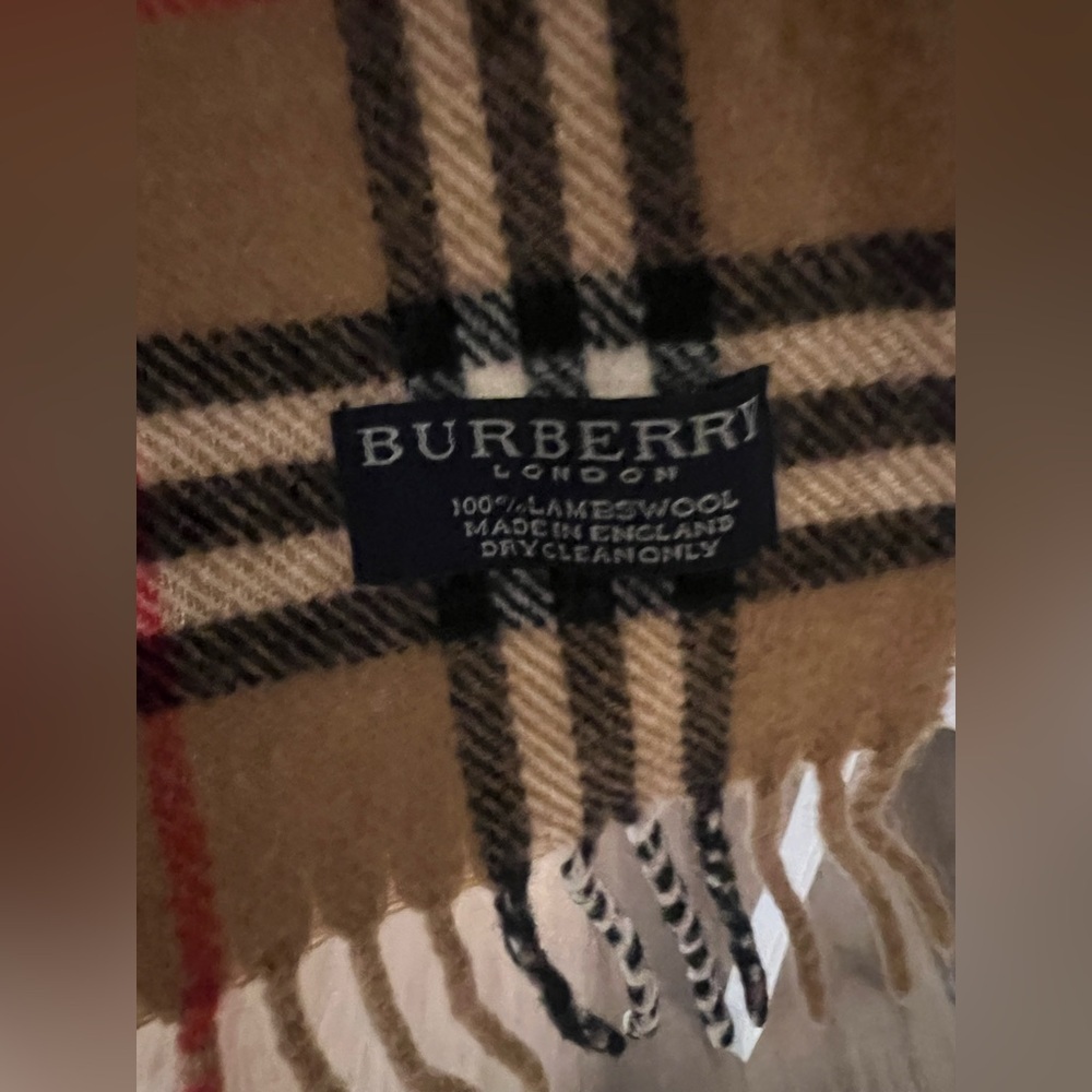 Burberry London Signature Checkered Wool Scarf - Picture 3 of 3